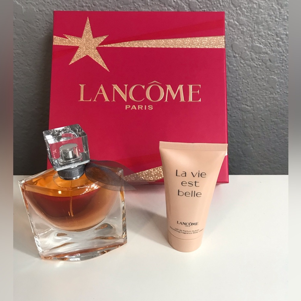 Lancôme La vie est Belle L’eau de parfum spray and body lotion